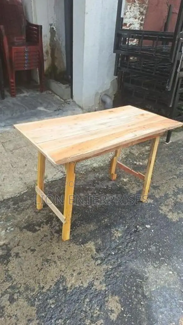 4×2 Tables
