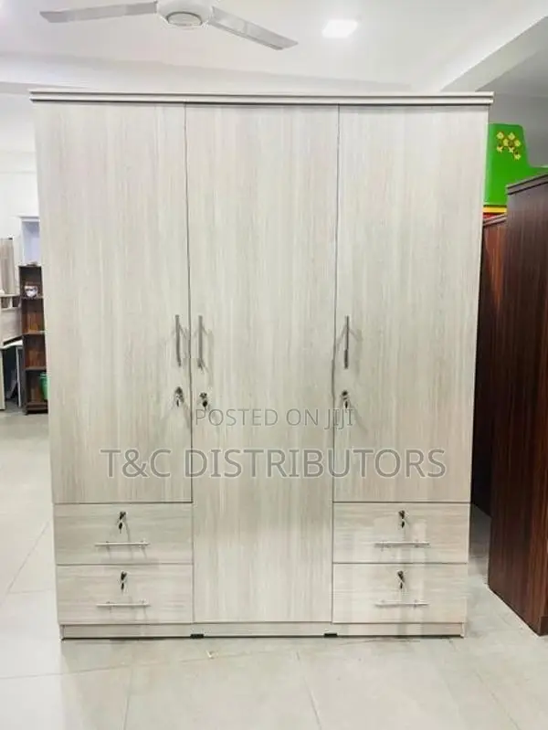 Melamine 4 door lurge almari