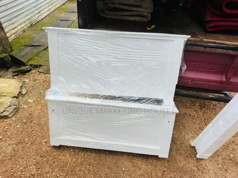 MODERN 6x3FT FULLY WHITE SINGLE TEAK BOX BED
