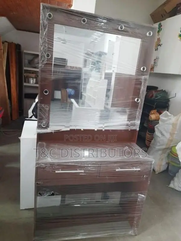 Hollywood Dressing Table