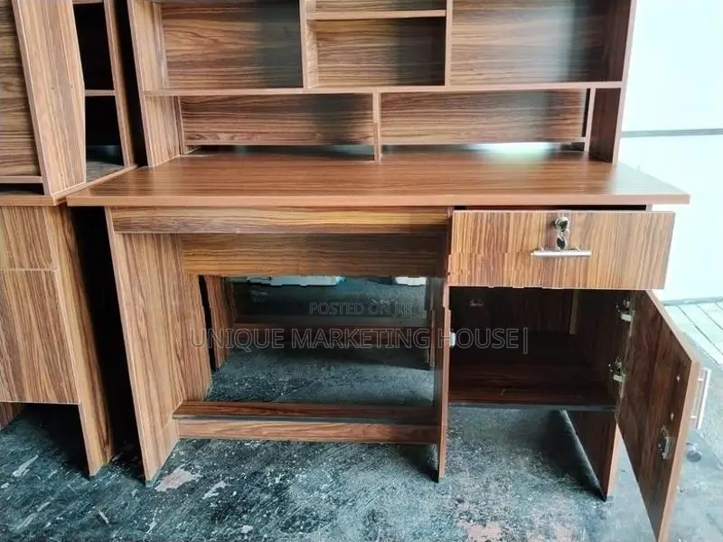 Modern 3.5x2ft Dark Hi-Rack Study Table