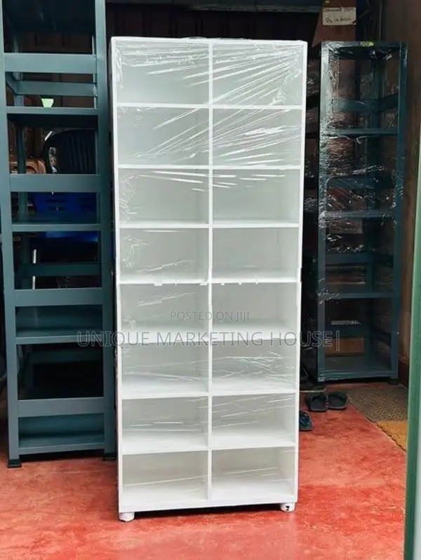 Modern 72x24” White 20pcs Smart Racks