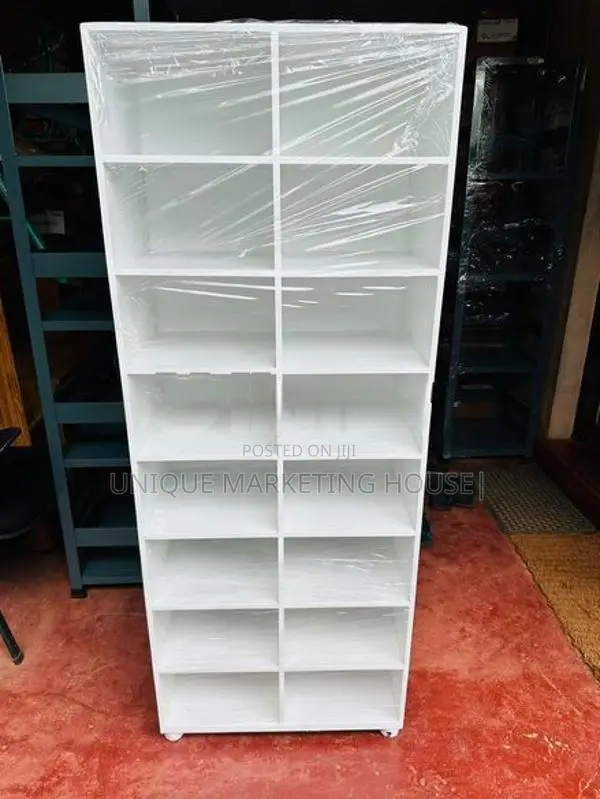 Modern 72x24” White 20pcs Smart Racks