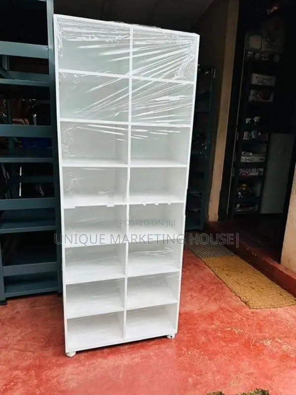 Modern 72x24” White 20pcs Smart Racks