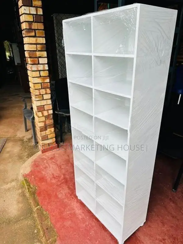 Modern 72x24” White 20pcs Smart Racks