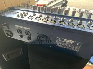 Yamaha MX 802D powered ( 800 W ) 12 channel Mixer
