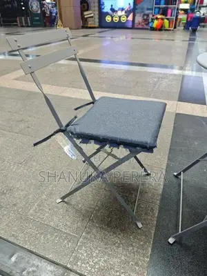 Folding Table and two chairs