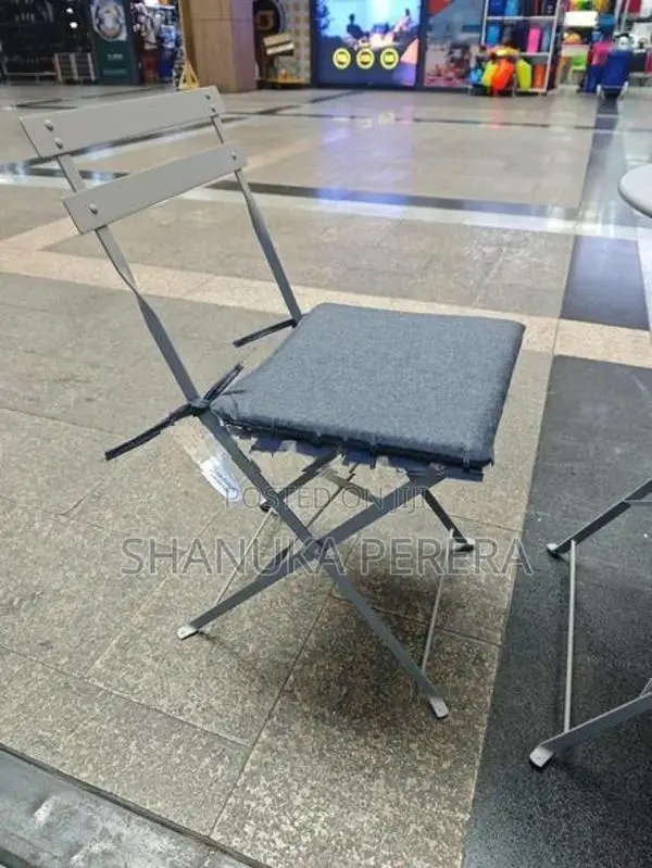 Folding Table and two chairs