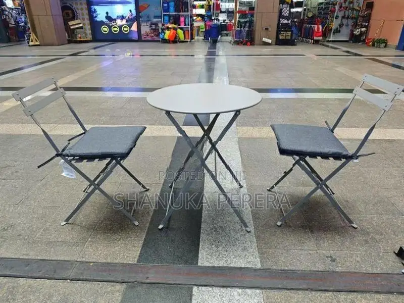 Folding Table and two chairs