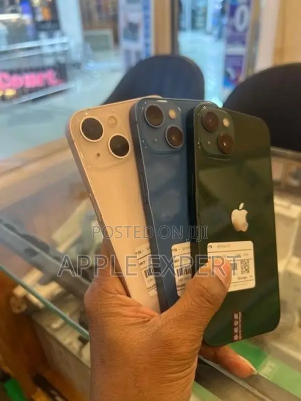 Apple iPhone 13 (Used)