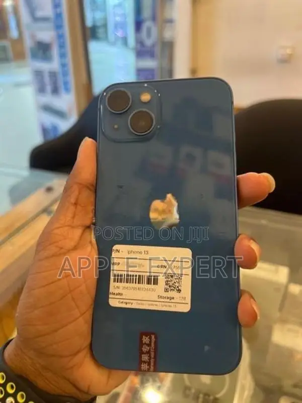 Apple iPhone 13 (Used)