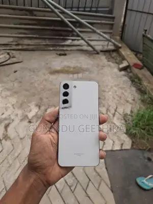 Samsung Galaxy S22 (Used)