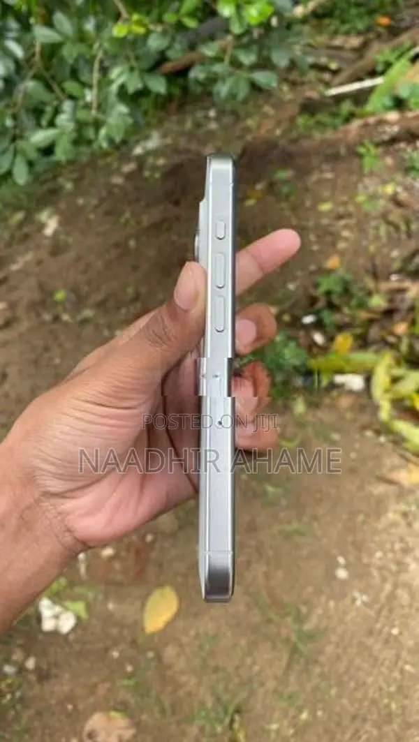Apple iPhone 15 Pro (Used)