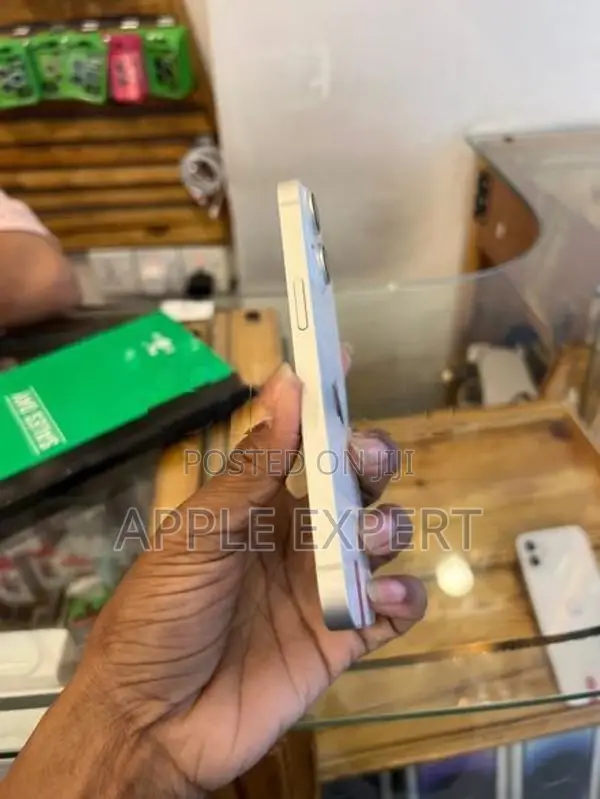 Apple iPhone 14 (Used)