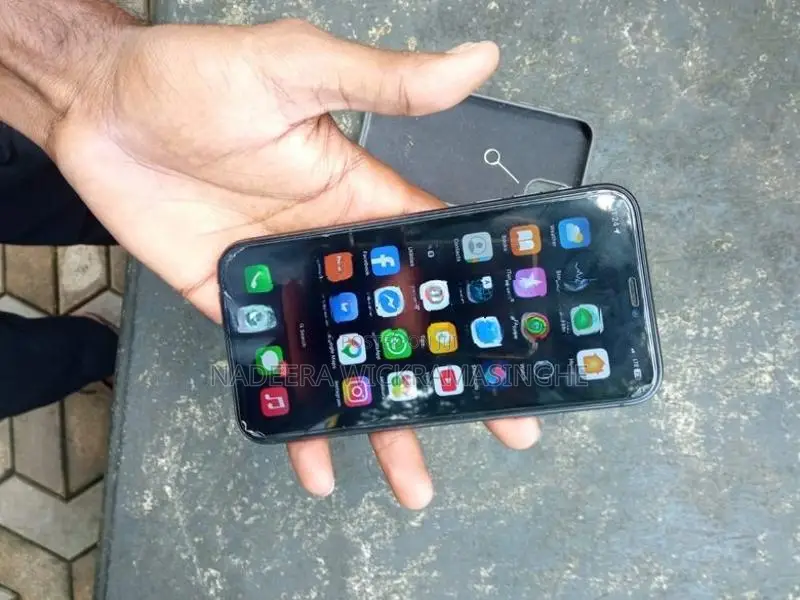 Apple iPhone 11 (Used)