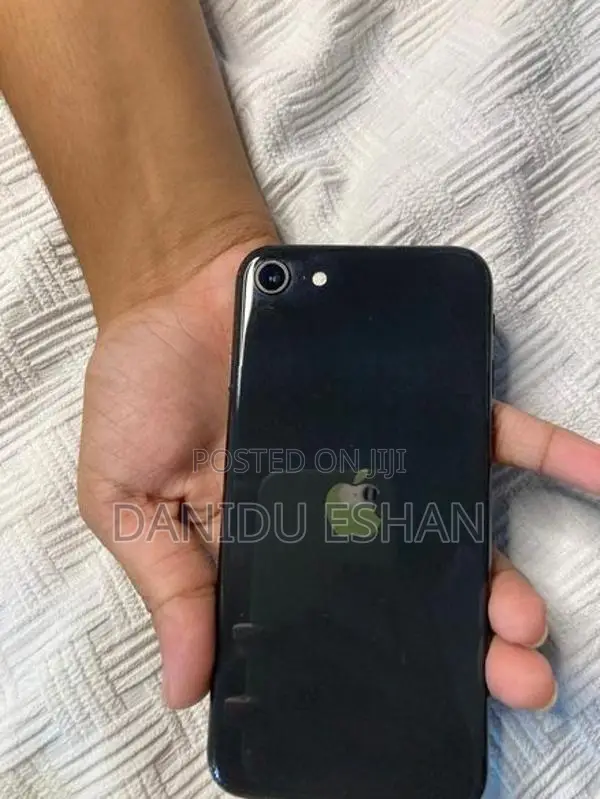 Apple iPhone SE 2 (Used)