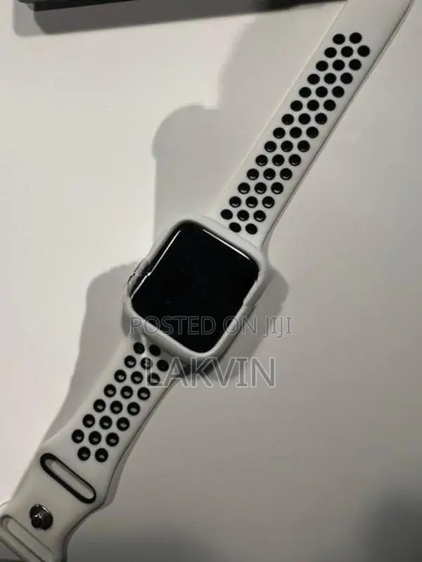 Apple Watch Series 8 (GPS)