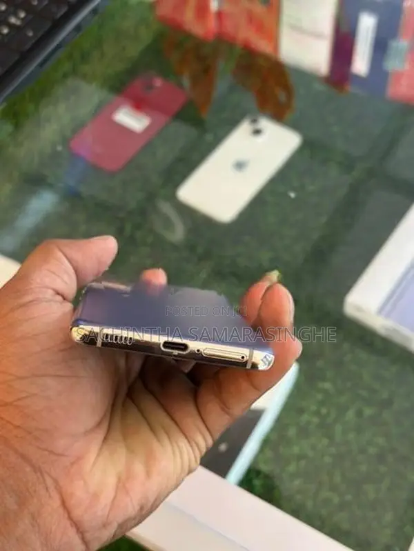Samsung Galaxy S21 (Used)