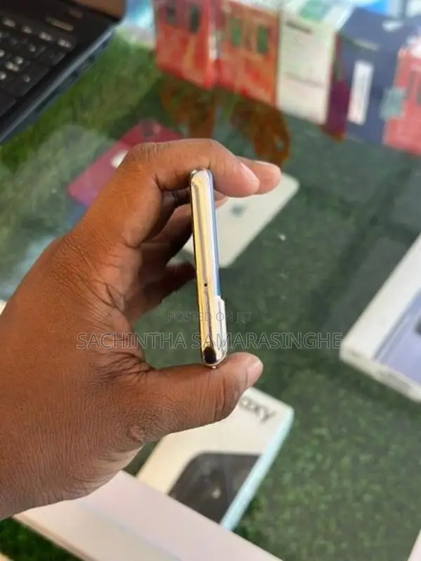 Samsung Galaxy S21 (Used)