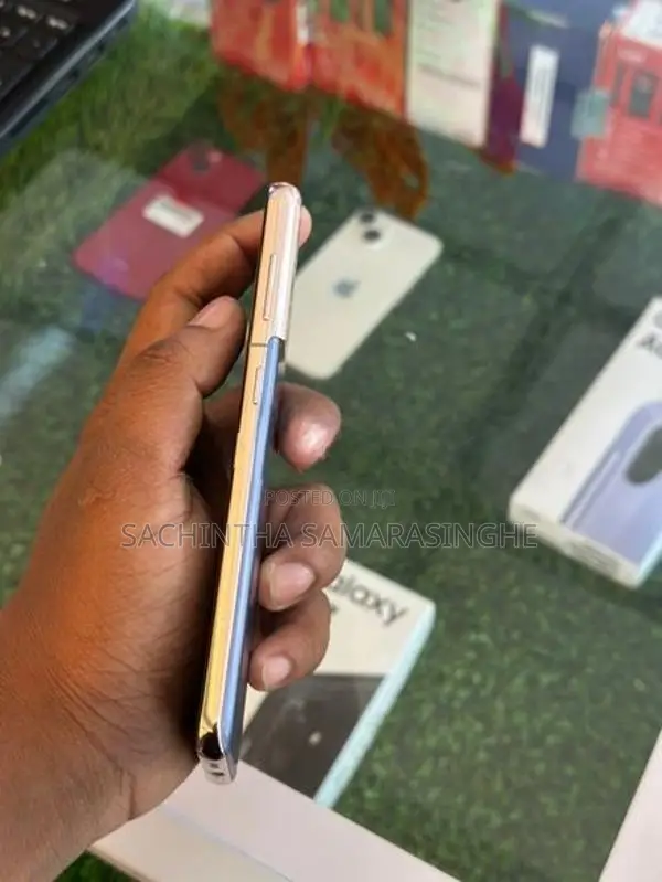 Samsung Galaxy S21 (Used)