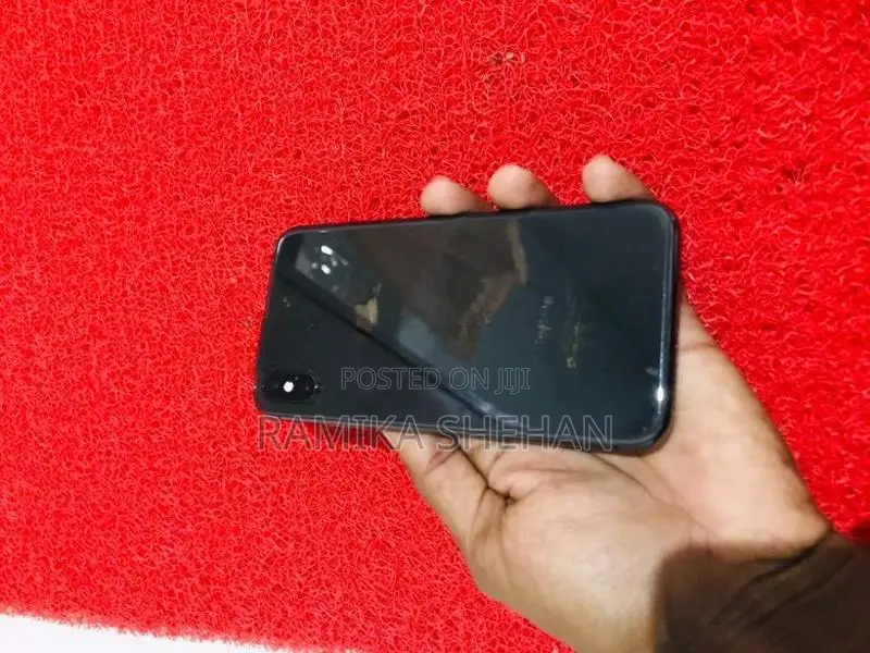 Apple iPhone X (Used)