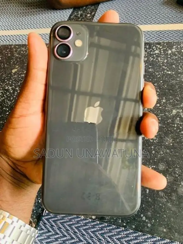 Apple iPhone 11 (Used)