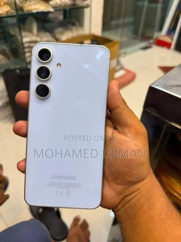 Samsung Galaxy S24 FE (Used)