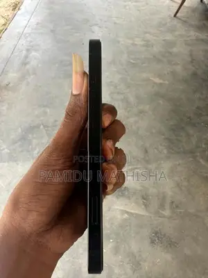 Apple iPhone 13 (Used)