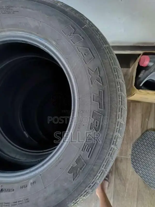 195 / 15 used KDH tyres for Van