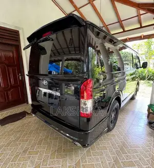 Toyota KDH 201 2011 Van (Used)