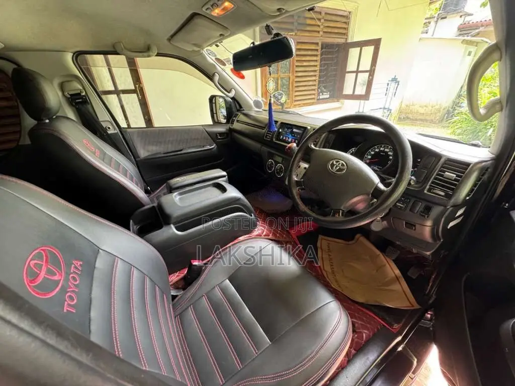 Toyota KDH 201 2011 Van (Used)