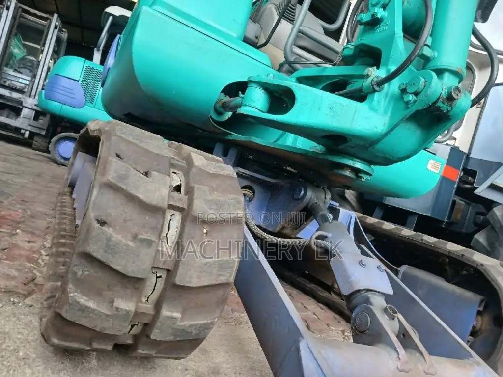 Komatsu PC 307 2013 Heavy-Duty (Used)