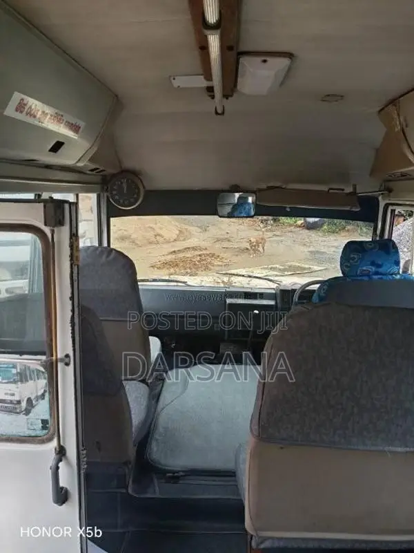 Isuzu Journey 1991 Bus (Used)