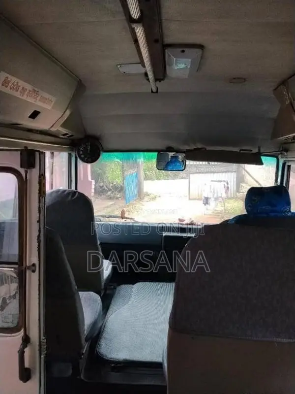Isuzu Journey 1991 Bus (Used)