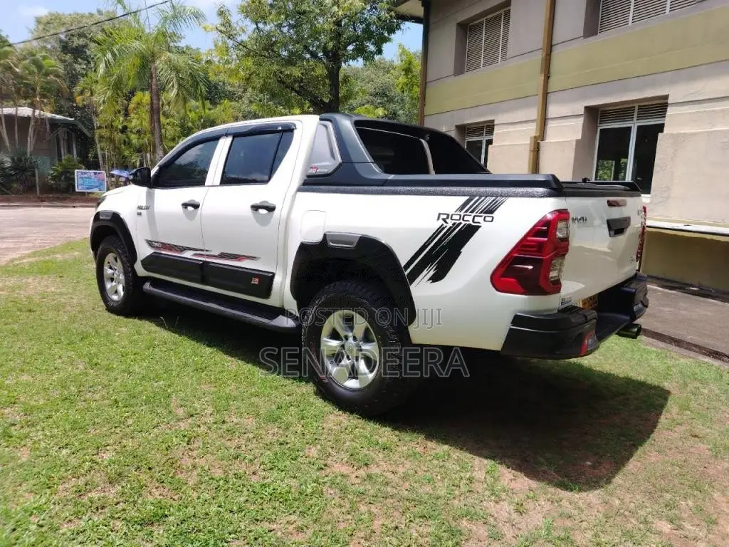 Toyota Hilux 2018 Pickup (Used)