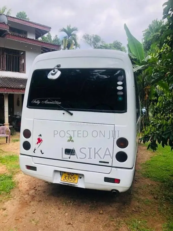 Mitsubishi Bola Rosa 2001 Bus (Used)