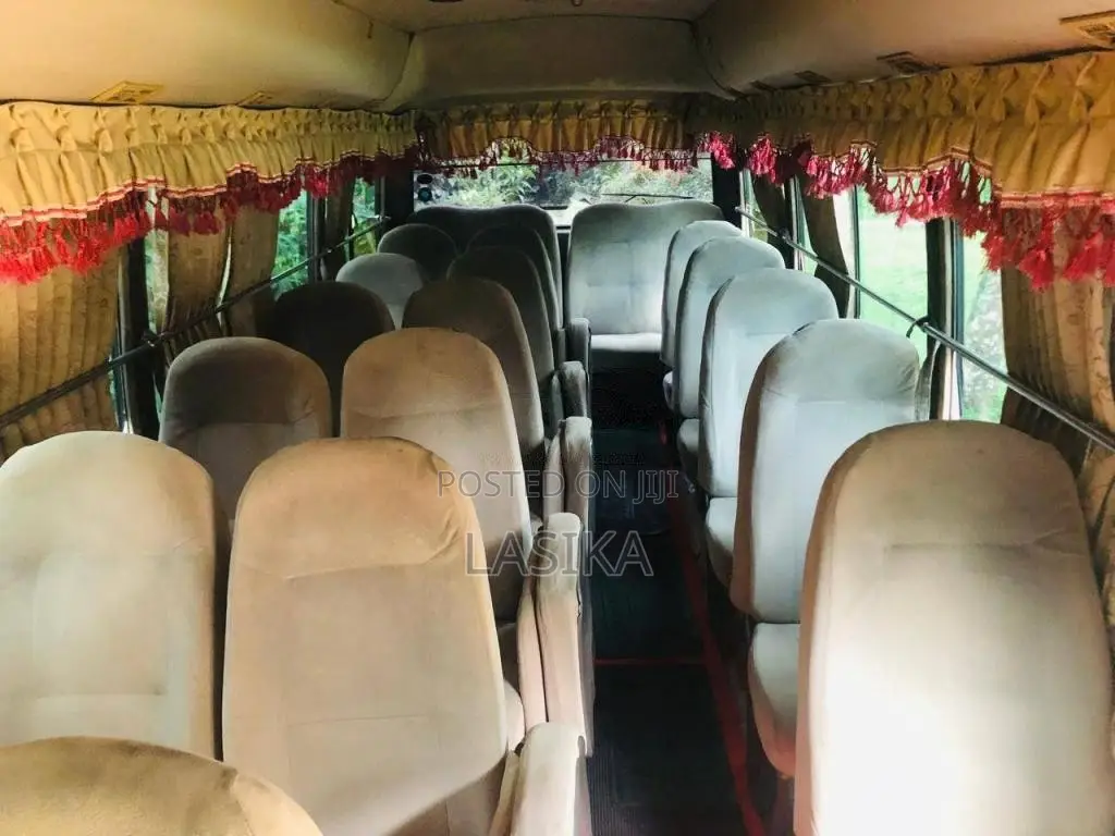 Mitsubishi Bola Rosa 2001 Bus (Used)