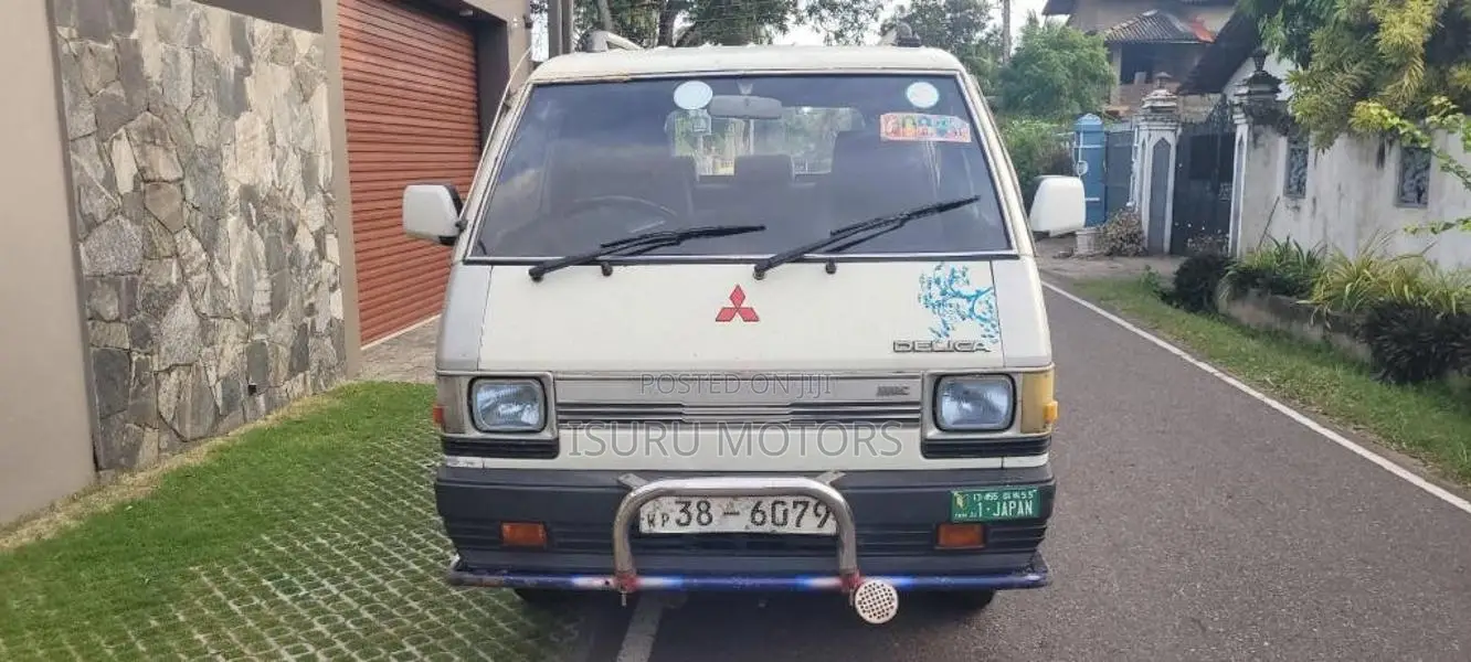 Mitsubishi CrewCab 1985 Crew Cab (Used)