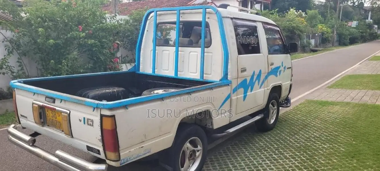 Mitsubishi CrewCab 1985 Crew Cab (Used)