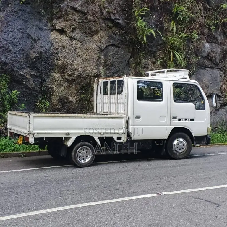 Nissan CrewCab 1999 Crew Cab (Used)