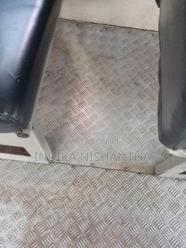 Ashok-Leyland LEYLAND 2006 Bus (Used)
