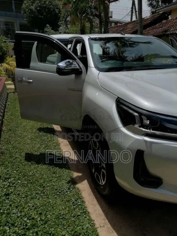 Toyota Hilux V Grade 2025 Pickup (Used)