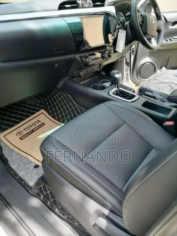 Toyota Hilux V Grade 2025 Pickup (Used)