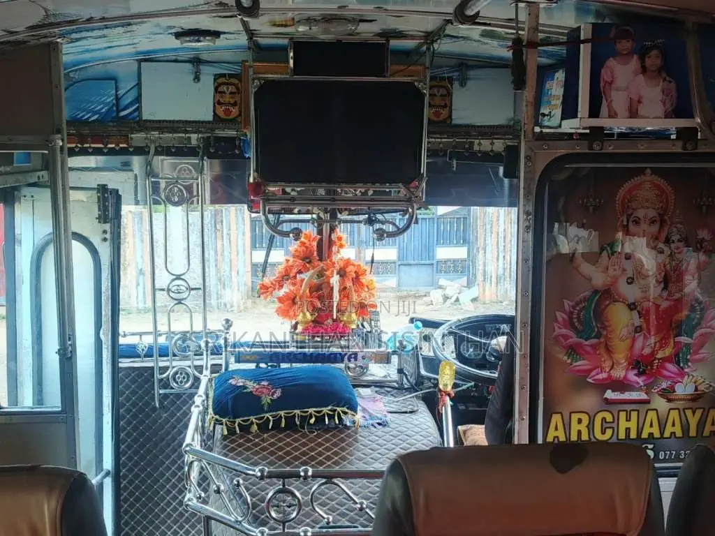 Ashok-Leyland Turbo 2004 Bus (Used)