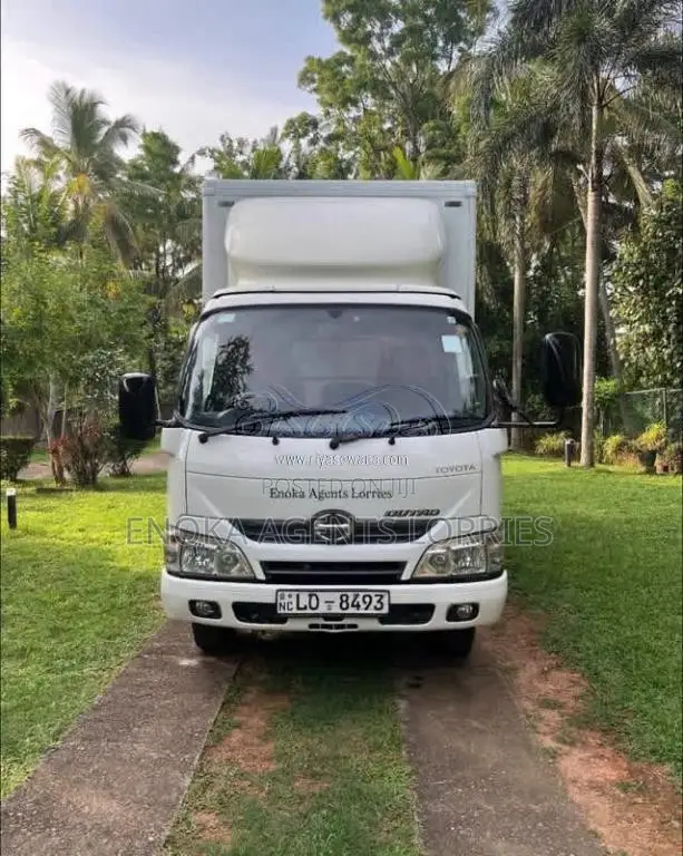Toyota Hino 2014 Lorry (Used)