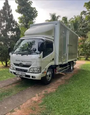 Toyota Hino 2014 Lorry (Used)