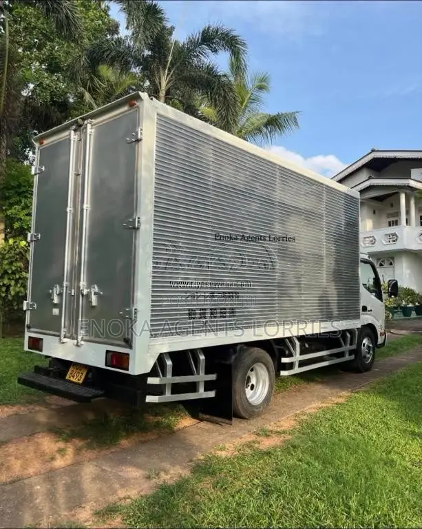 Toyota Hino 2014 Lorry (Used)