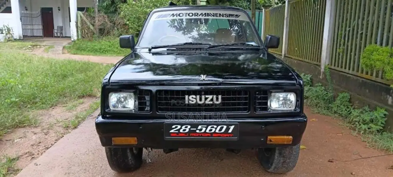 Isuzu Double Cab 1984 Pickup (Used)