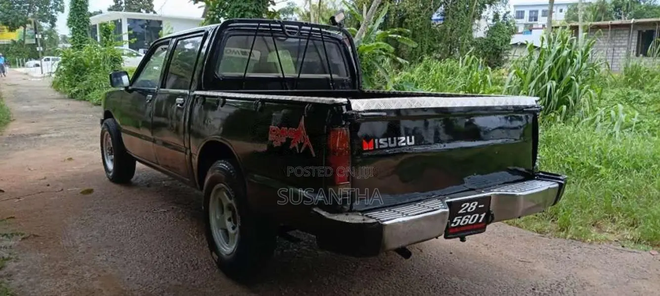 Isuzu Double Cab 1984 Pickup (Used)
