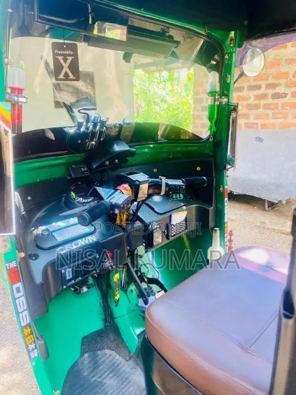 Bajaj RE 205 2011 Three Wheel (Used)